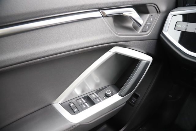 Used 2020 Audi Q3 2.0T Premium w/ Convenience Package image 26