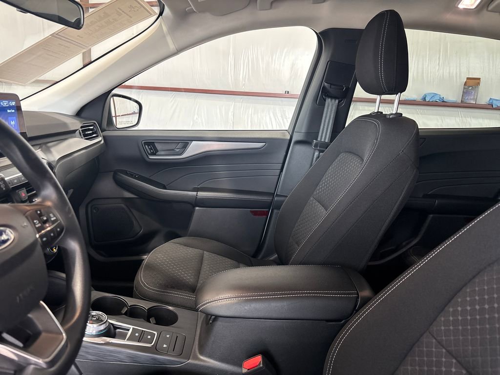 Used 2025 Ford Escape Active image 11