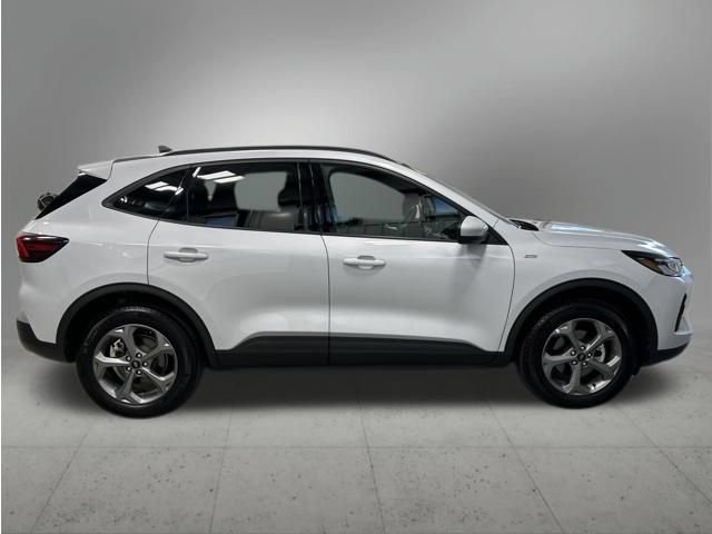 Used 2025 Ford Escape ST-Line Select AWD/4WD image 6