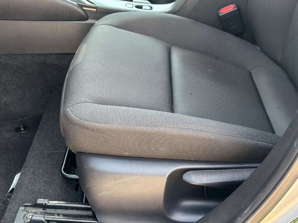 Certified 2025 Toyota Corolla LE FWD image 15