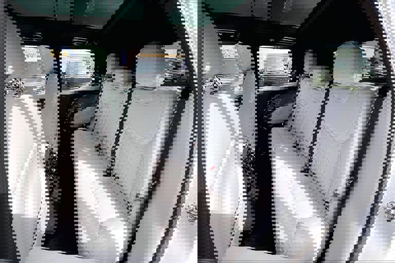 Used 2025 Land Rover Range Rover Sport SE image 28