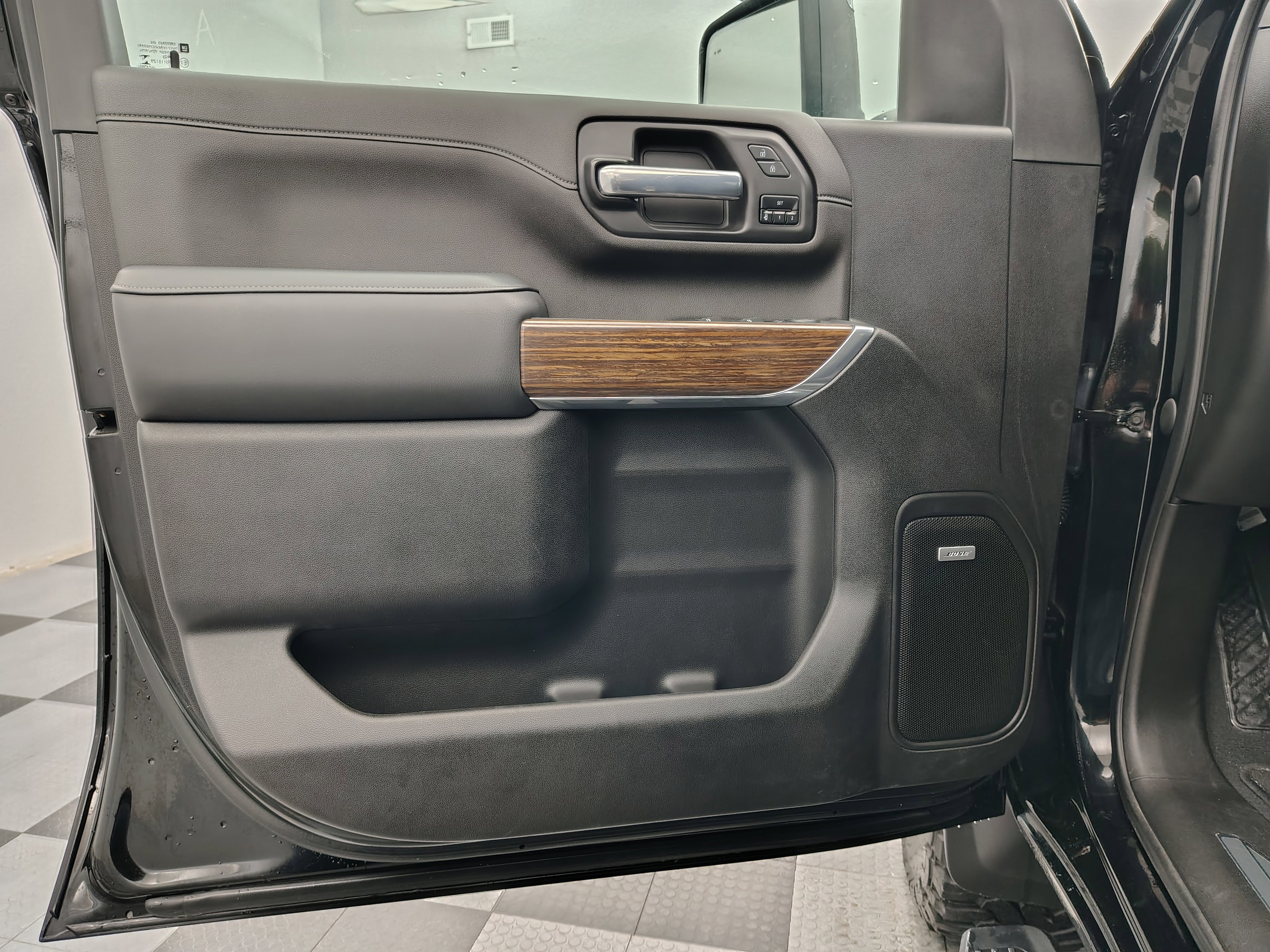 Used 2022 Chevrolet Silverado 3500 High Country w/ Technology Package image 23