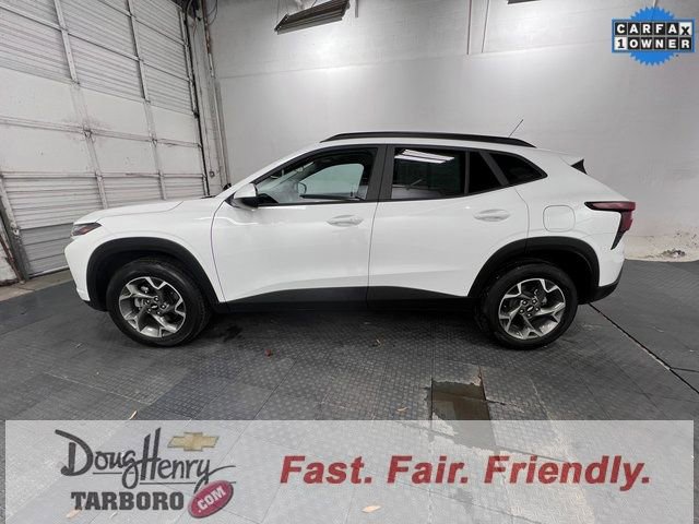 Used 2025 Chevrolet Trax LT w/ LT Convenience Package image 5