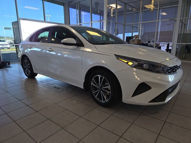 Used 2023 Kia Forte LXS image 2