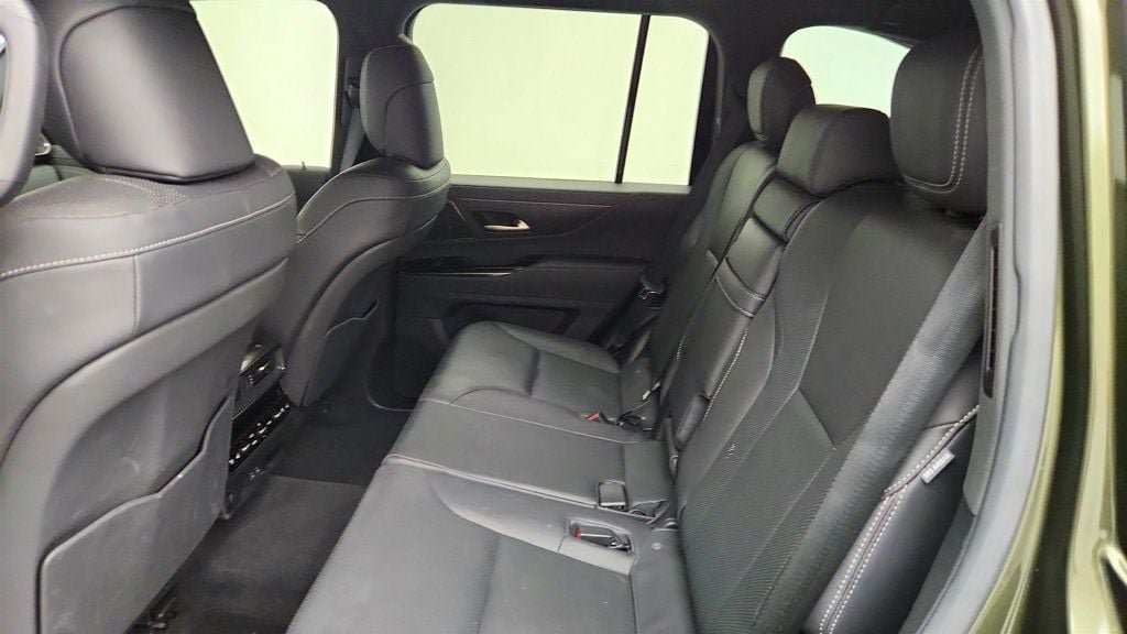 Used 2023 Lexus LX 600 4WD w/ Interior Upgrade Package image 20