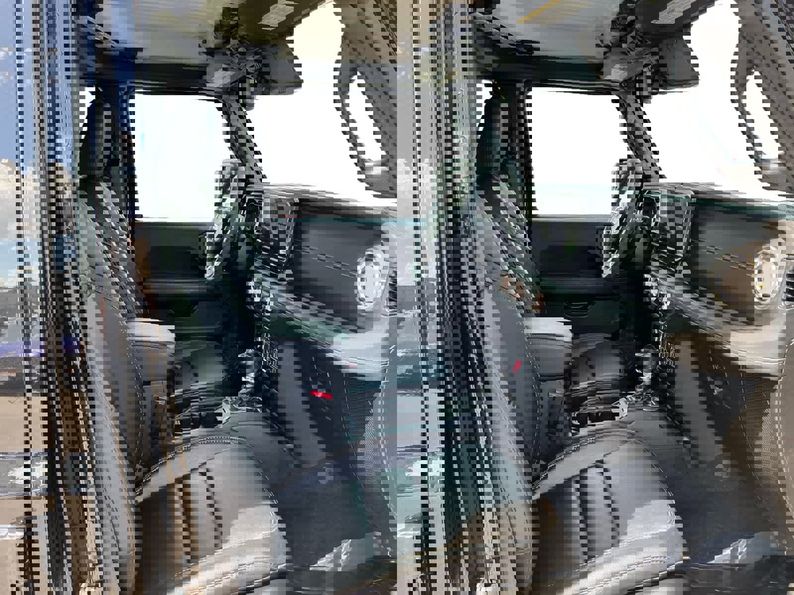 Used 2024 Jeep Wrangler Sahara w/ Technology Group image 15