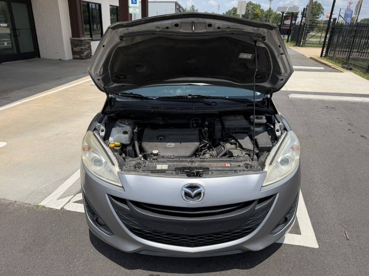 Used 2012 MAZDA MAZDA5 Touring w/ Moonroof & Audio Pkg FWD image 33