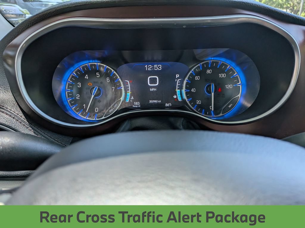 Used 2017 Chrysler Pacifica Limited FWD image 17