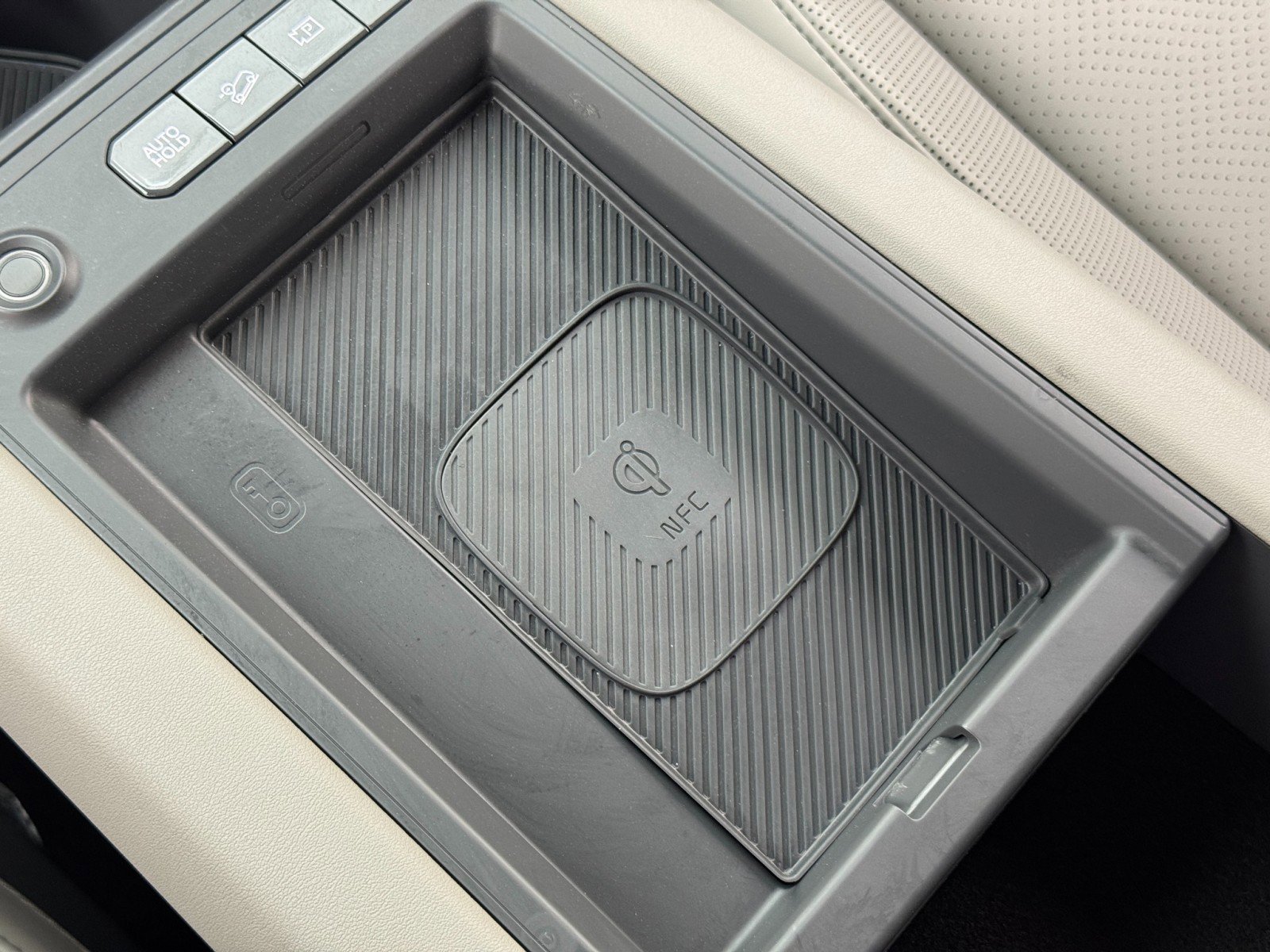 Used 2024 Kia EV9 Wind image 32