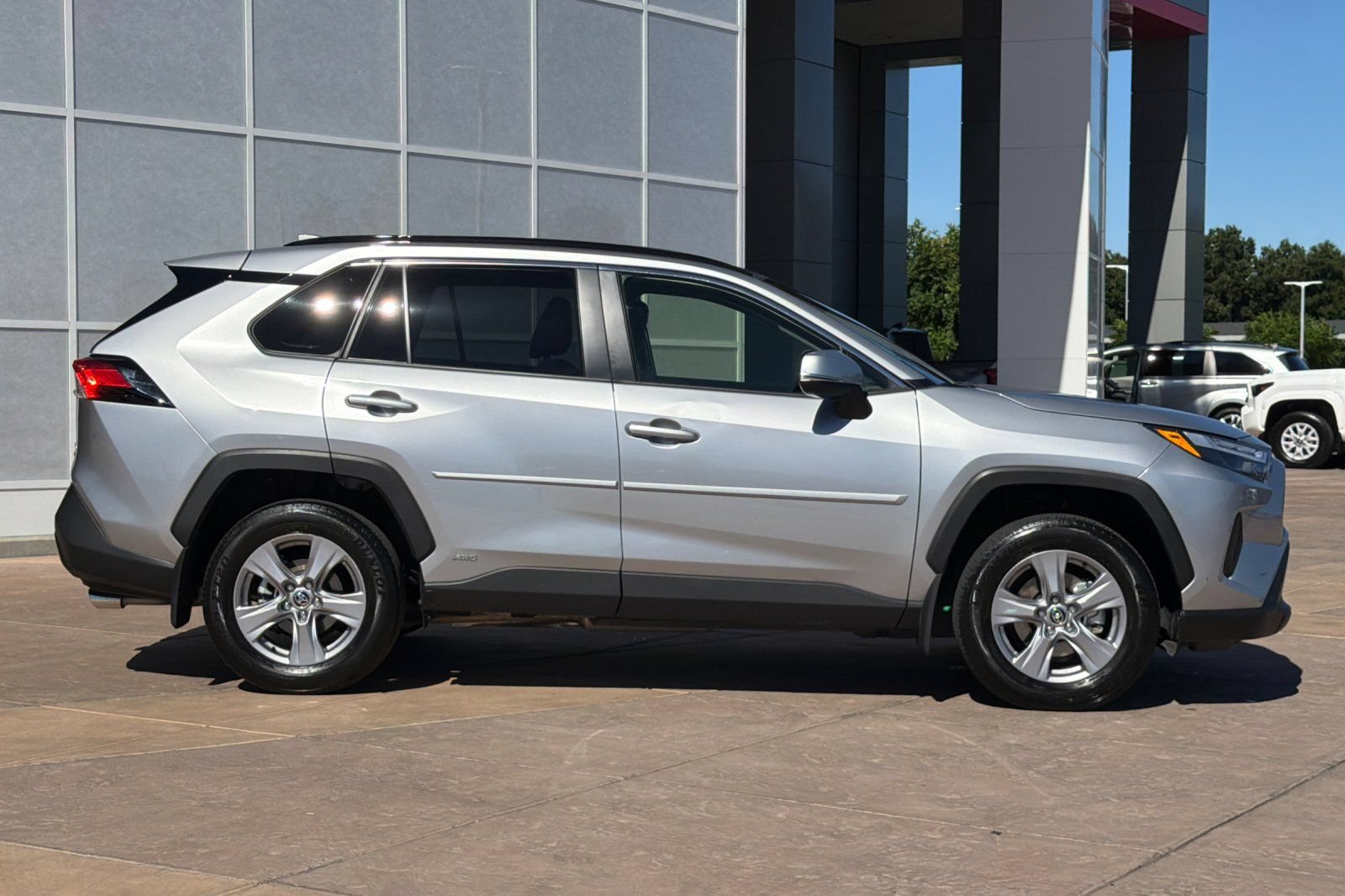 Used 2025 Toyota RAV4 XLE AWD/4WD image 3