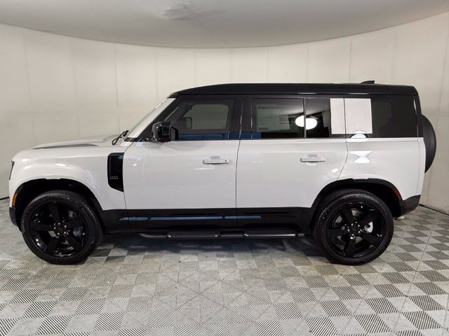 New 2026 Land Rover Defender 110 X-Dynamic SE AWD/4WD image 3