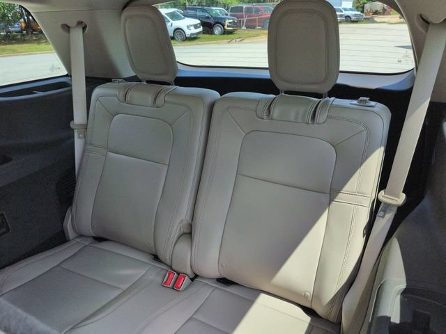 Used 2023 Lincoln Aviator Reserve w/ Equipment Group 201A AWD/4WD image 16