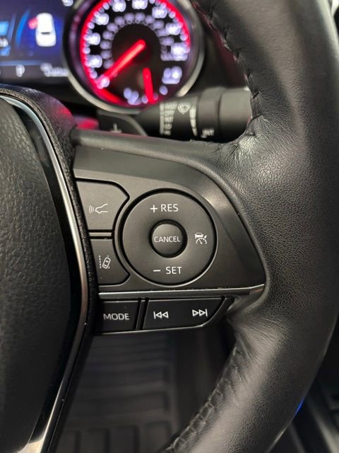 Used 2020 Toyota Camry XSE image 18