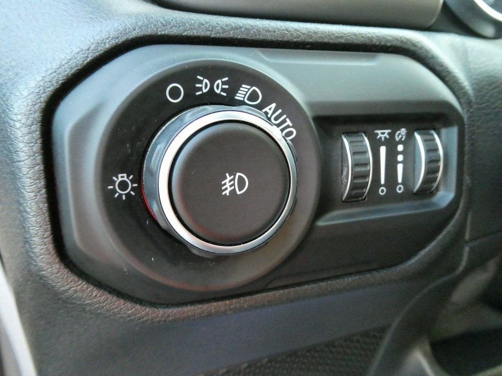 Used 2021 Jeep Wrangler Sport image 20