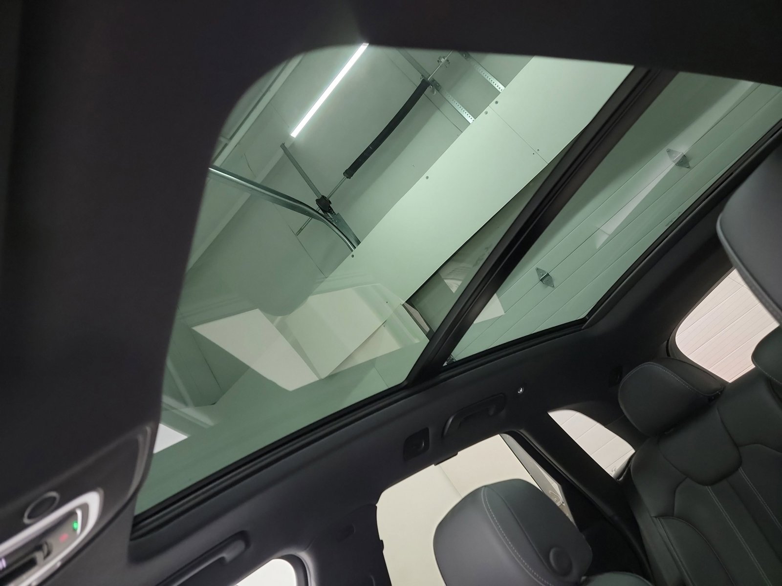 Used 2023 Audi SQ5 Premium Plus AWD/4WD image 24