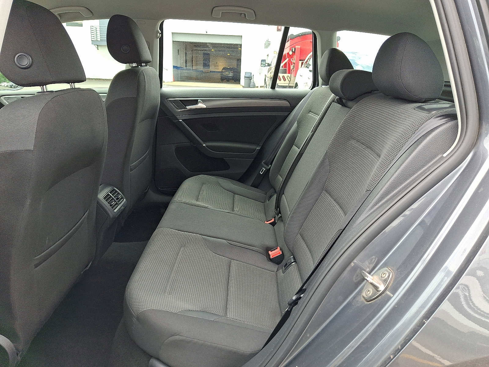 Used 2019 Volkswagen Golf S AWD/4WD image 11