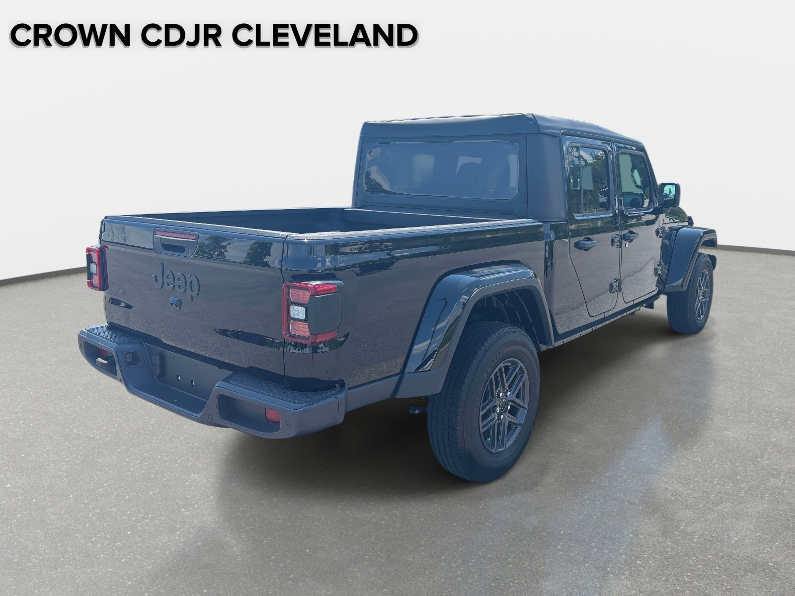 Used 2025 Jeep Gladiator Sport AWD/4WD image 5