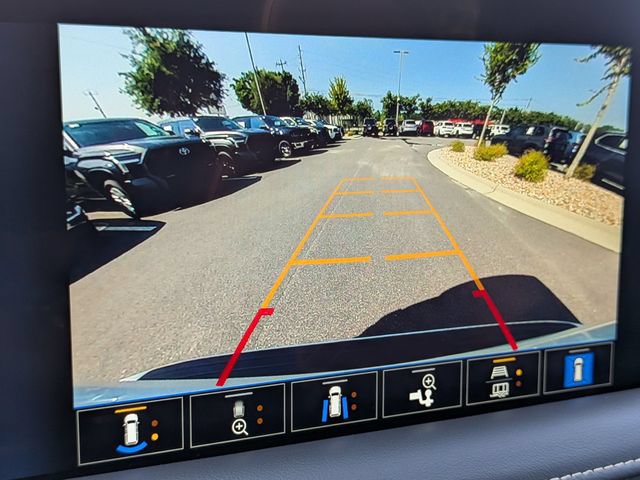 Used 2023 Chevrolet Tahoe Premier AWD/4WD image 27
