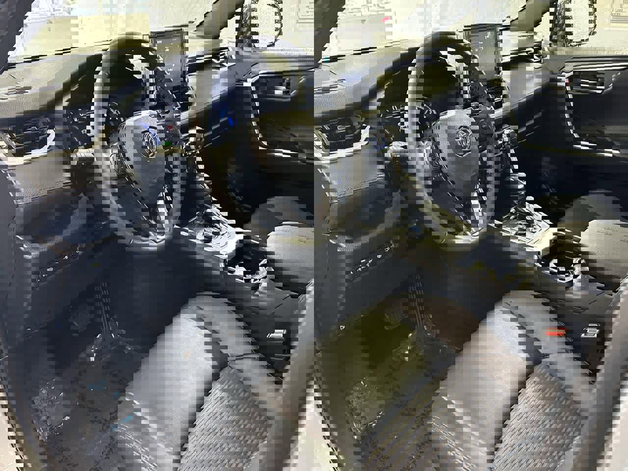 Used 2019 Toyota RAV4 XSE image 9