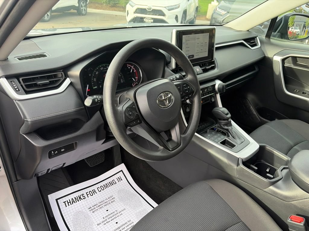 Used 2025 Toyota RAV4 LE AWD/4WD image 26