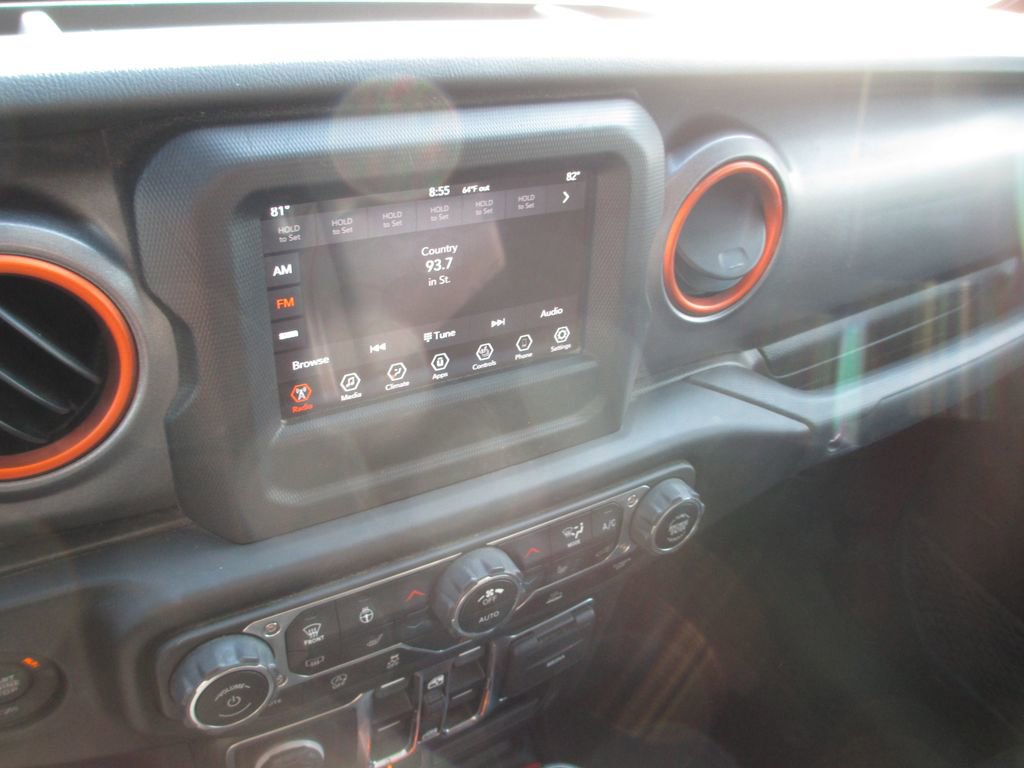 Used 2021 Jeep Gladiator Mojave w/ Cold Weather Group image 23