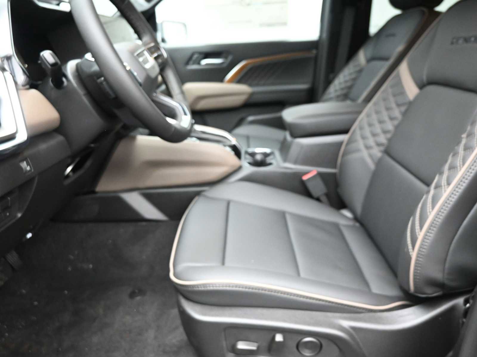 New 2026 GMC Canyon Denali image 9