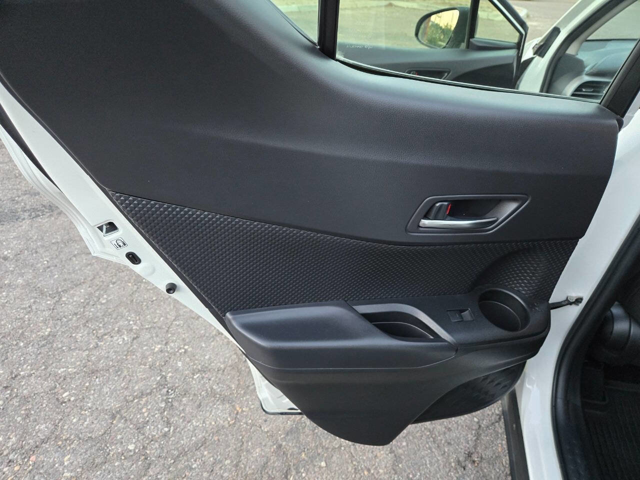 Used 2021 Toyota C-HR LE image 23