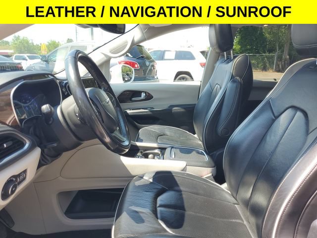 Used 2022 Chrysler Pacifica Limited FWD image 17