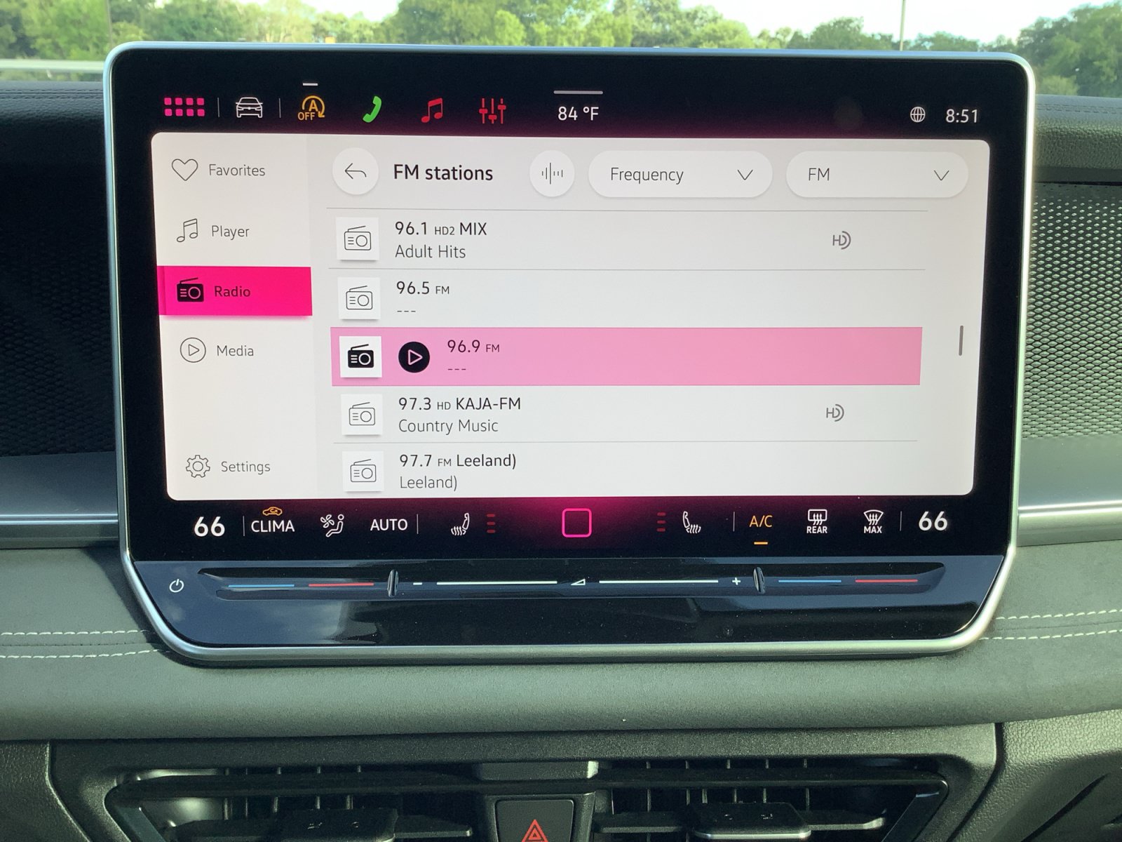 New 2026 Volkswagen Tiguan SE FWD image 16