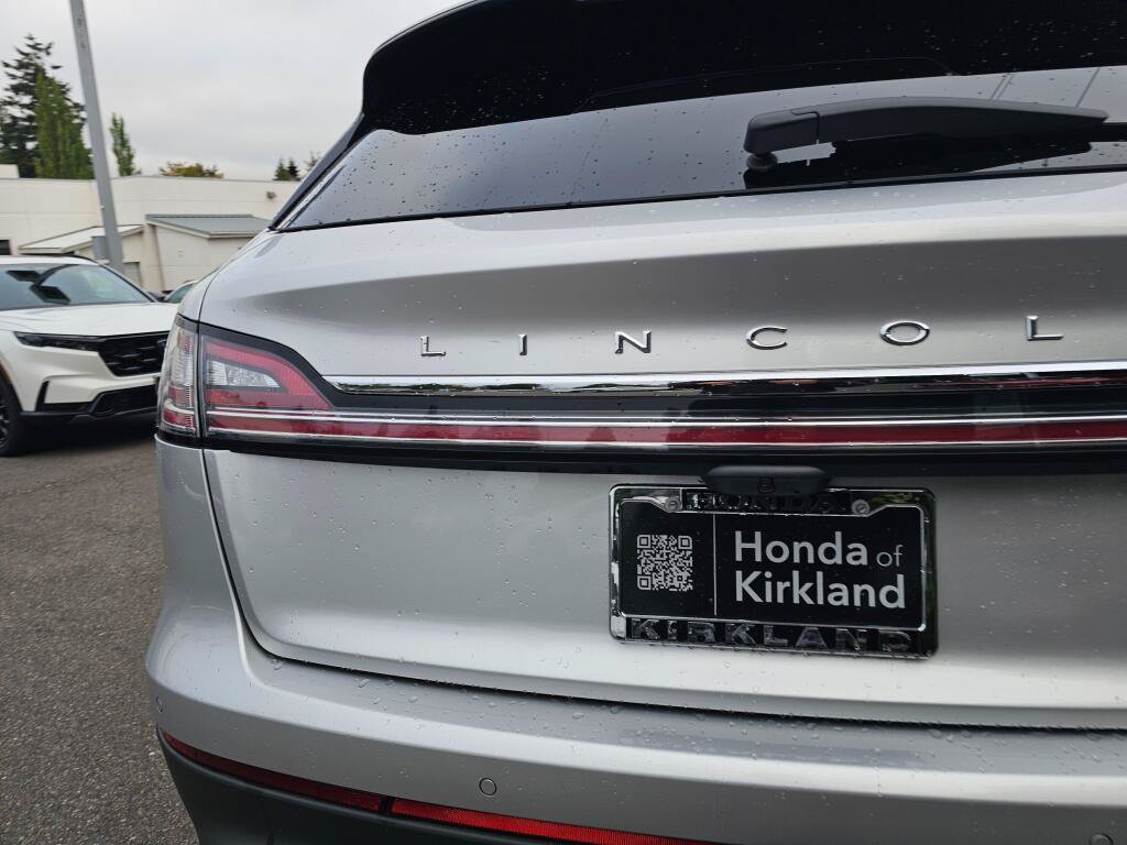 Used 2019 Lincoln Nautilus Select AWD/4WD image 16