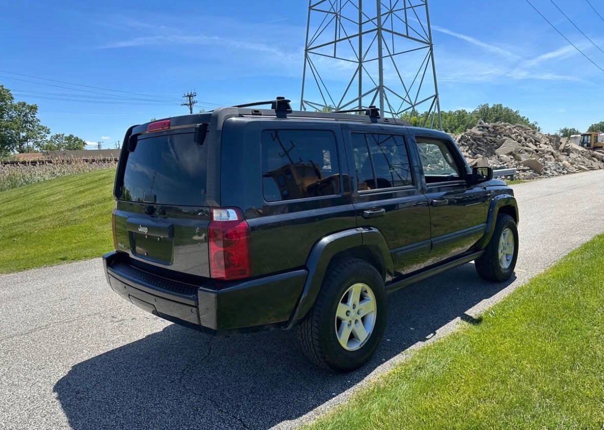 Used 2008 Jeep Commander Sport AWD/4WD image 5