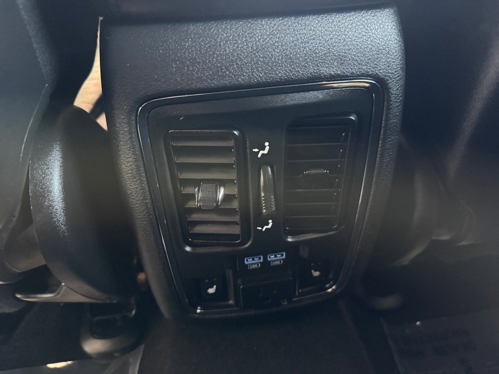 Used 2021 Jeep Grand Cherokee Limited w/ Luxury Group II image 18