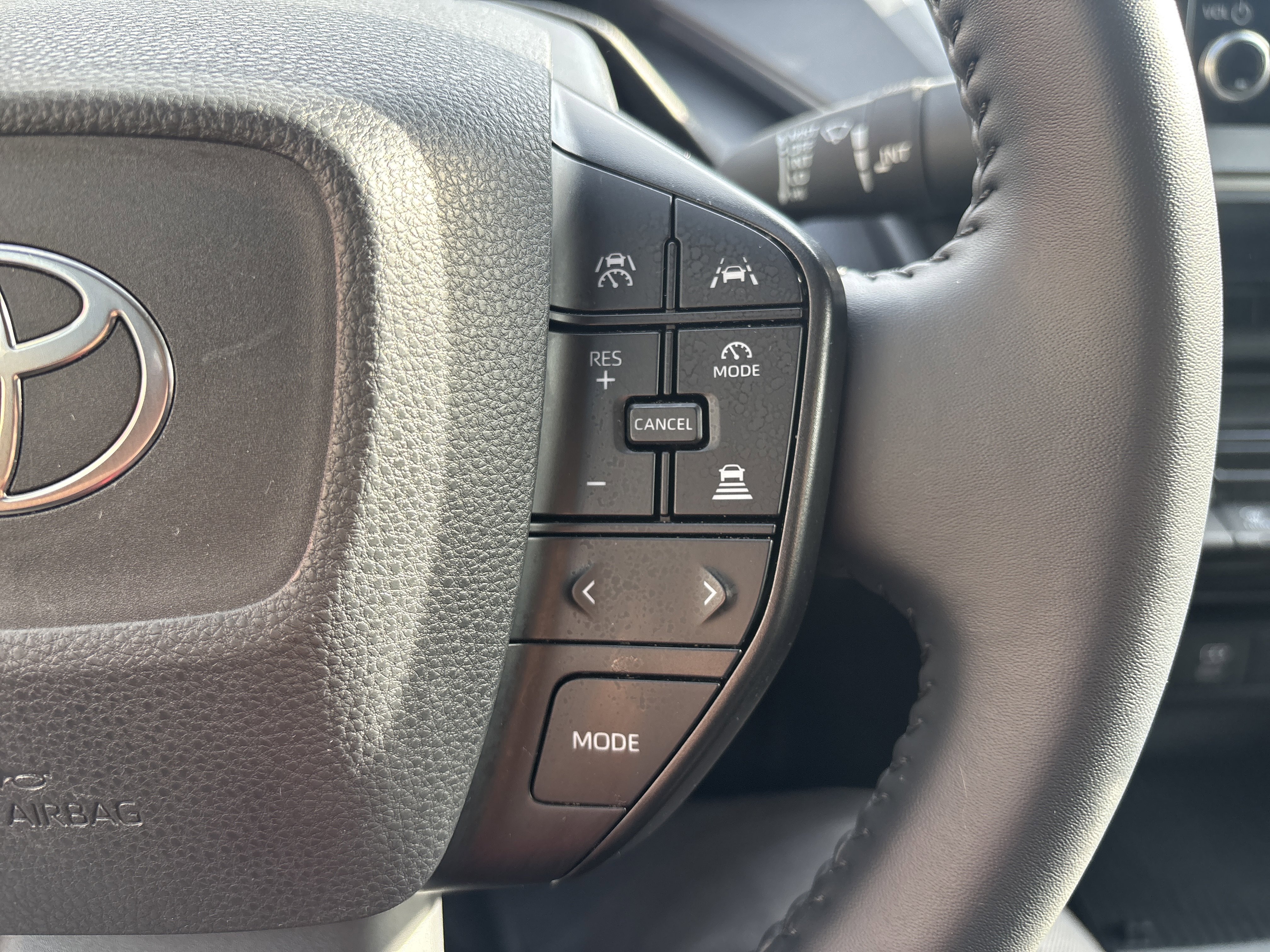 Used 2025 Toyota Prius LE image 20