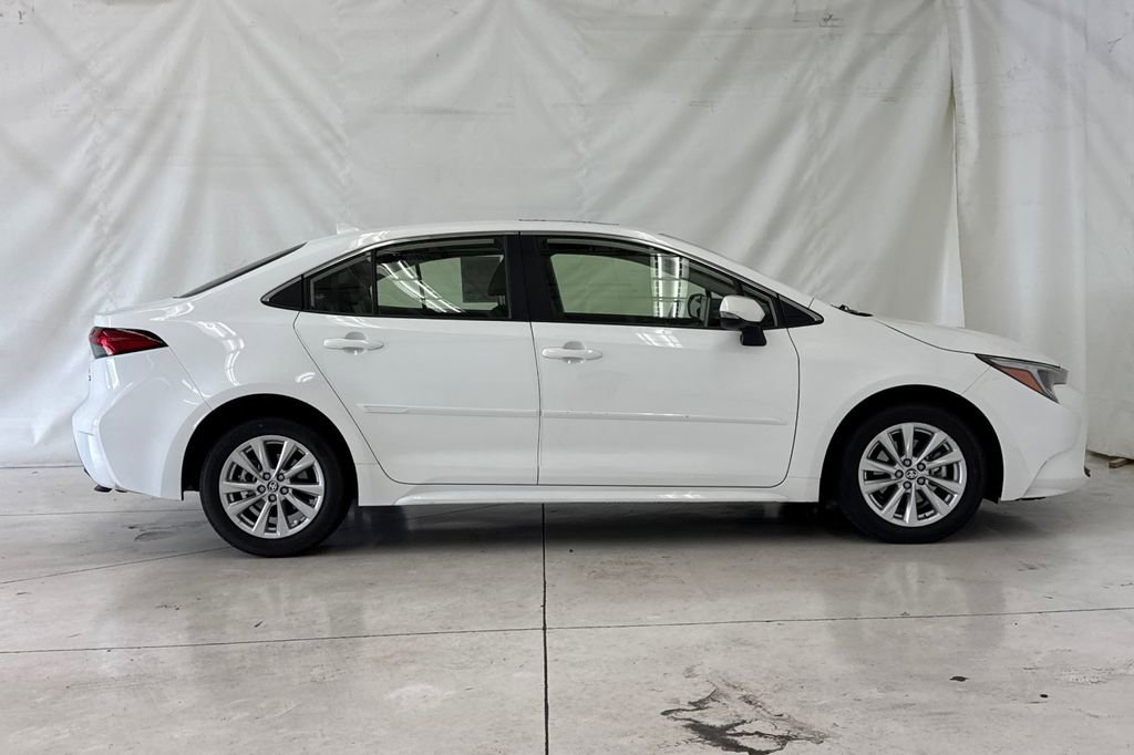 Used 2024 Toyota Corolla XLE FWD image 3