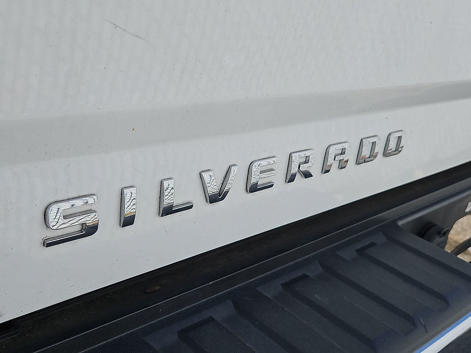 Used 2018 Chevrolet Silverado 1500 LT w/ All Star Edition AWD/4WD image 5