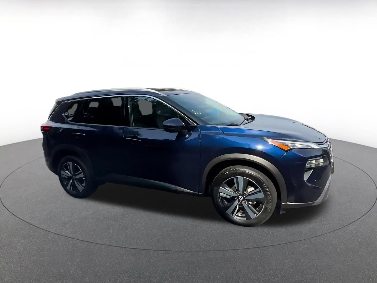 Used 2026 Nissan Rogue SL AWD/4WD image 2