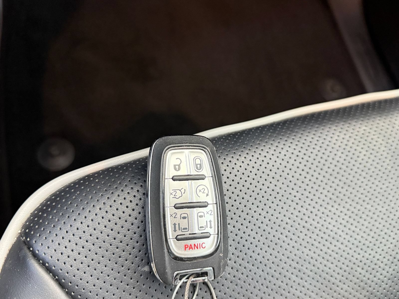 Used 2025 Chrysler Pacifica Limited FWD image 21