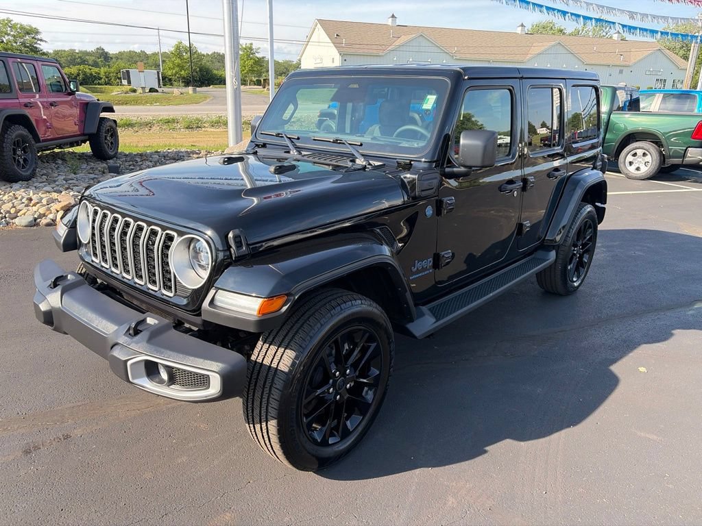 Used 2025 Jeep Wrangler Unlimited Sahara AWD/4WD image 2