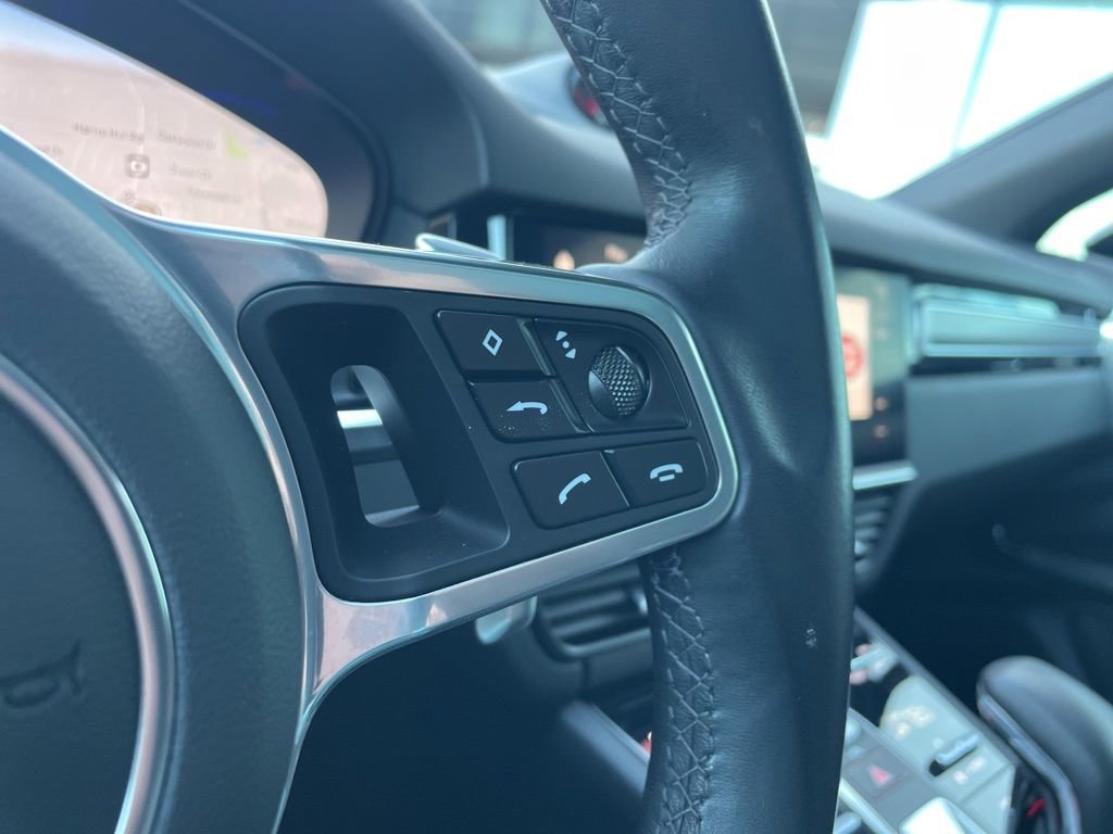 Certified 2023 Porsche Cayenne Platinum Edition image 41