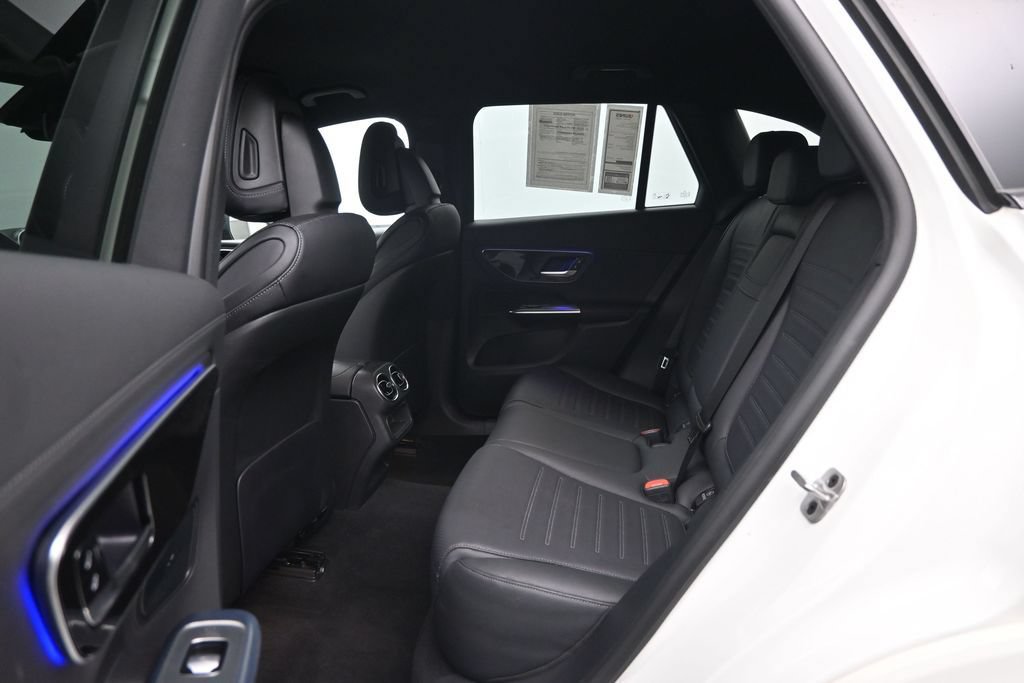 Used 2024 Mercedes-Benz GLC 300 4MATIC image 27