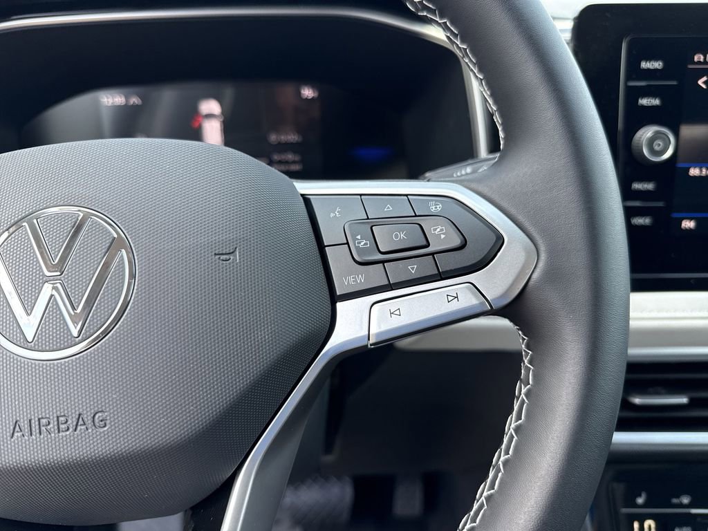 New 2025 Volkswagen Taos SE AWD/4WD image 20