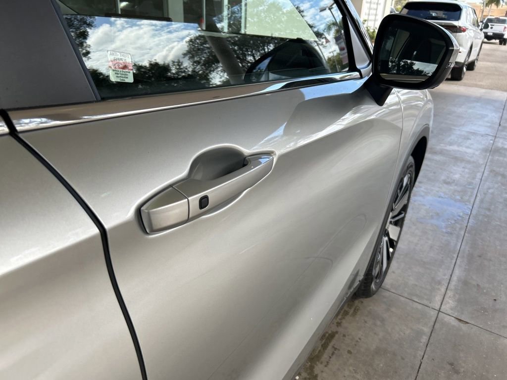 New 2026 Mitsubishi Outlander SE image 21