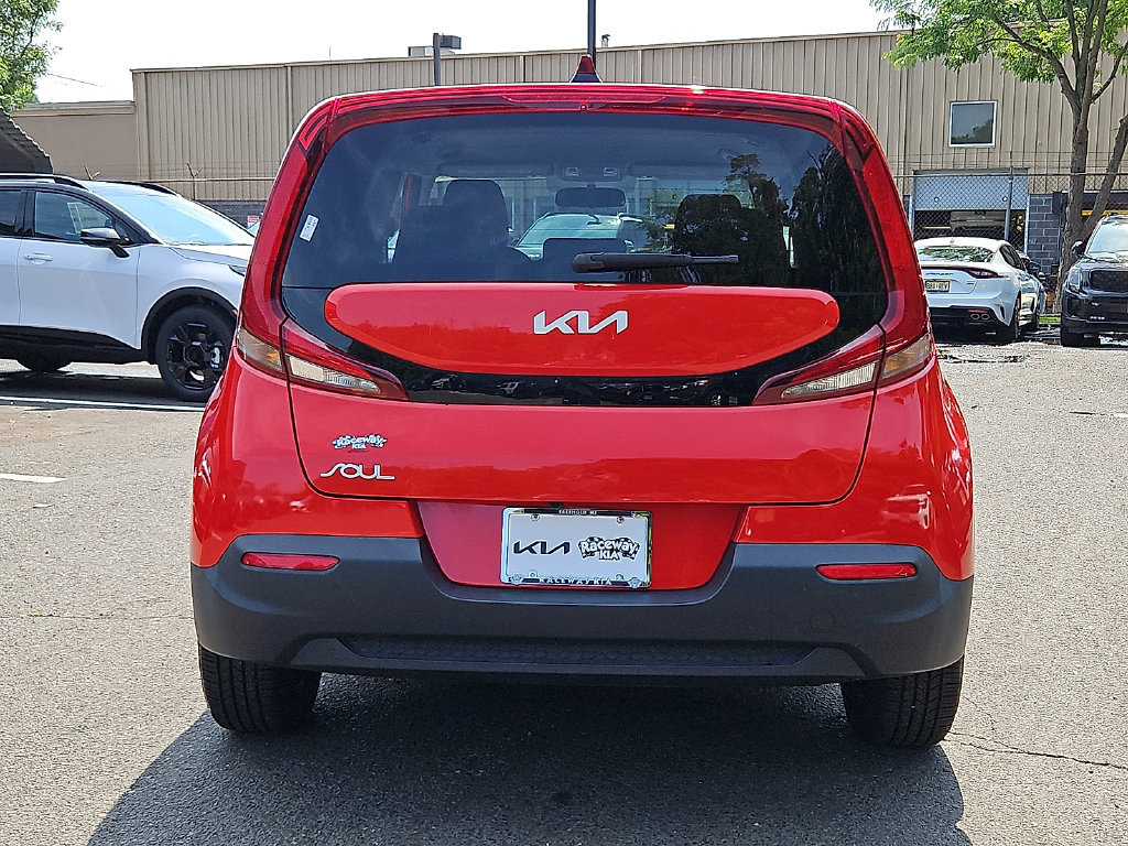 Certified 2022 Kia Soul LX FWD image 6