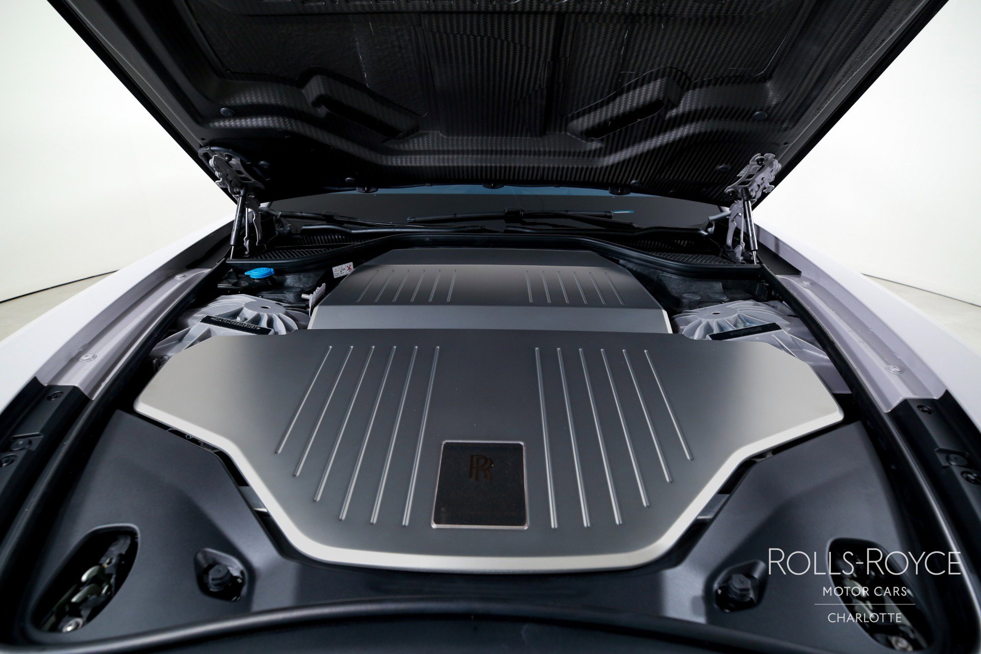 Used 2025 Rolls-Royce Spectre Black Badge w/ Spectre Enhancement Package image 31