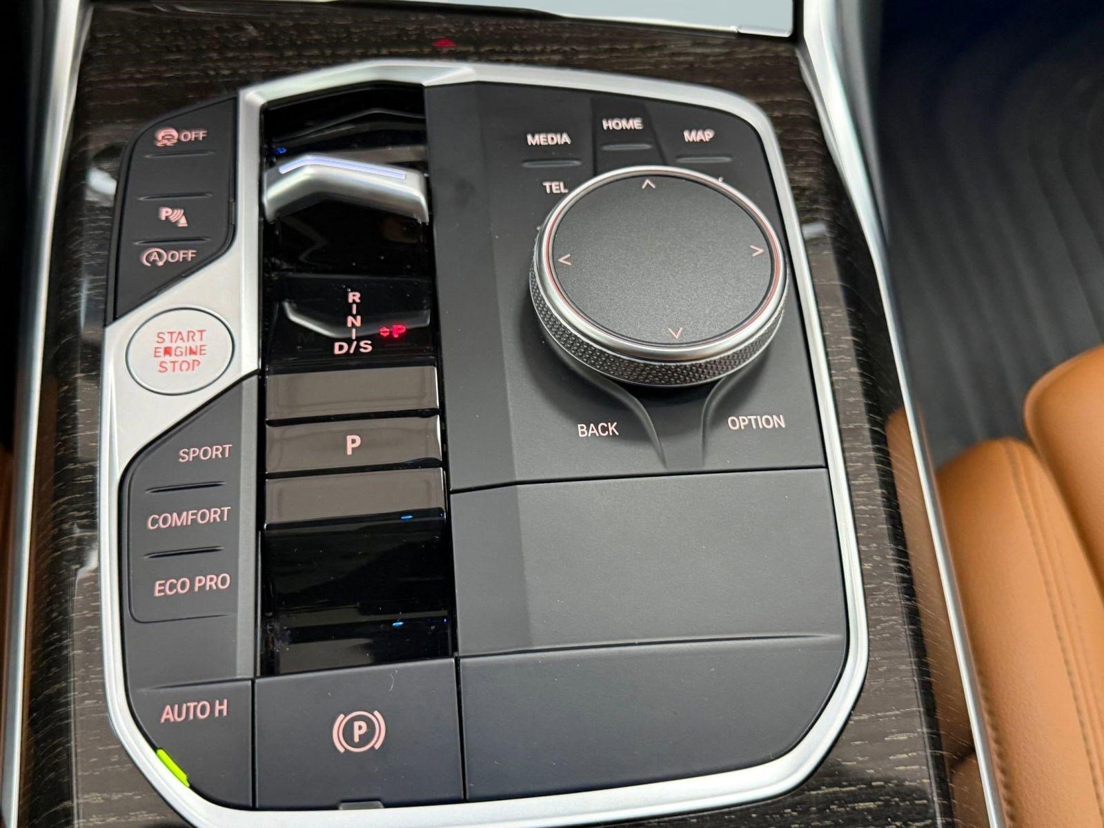 Certified 2023 BMW 330i xDrive Sedan w/ Driving Assistance Package image 15