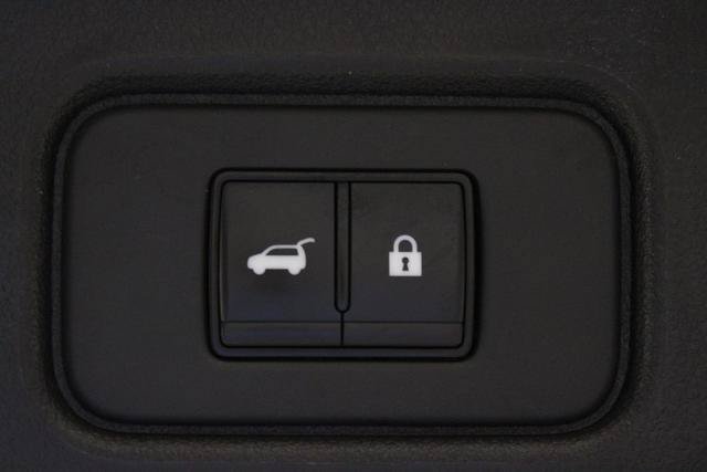 Certified 2025 Nissan Pathfinder SV AWD/4WD image 17