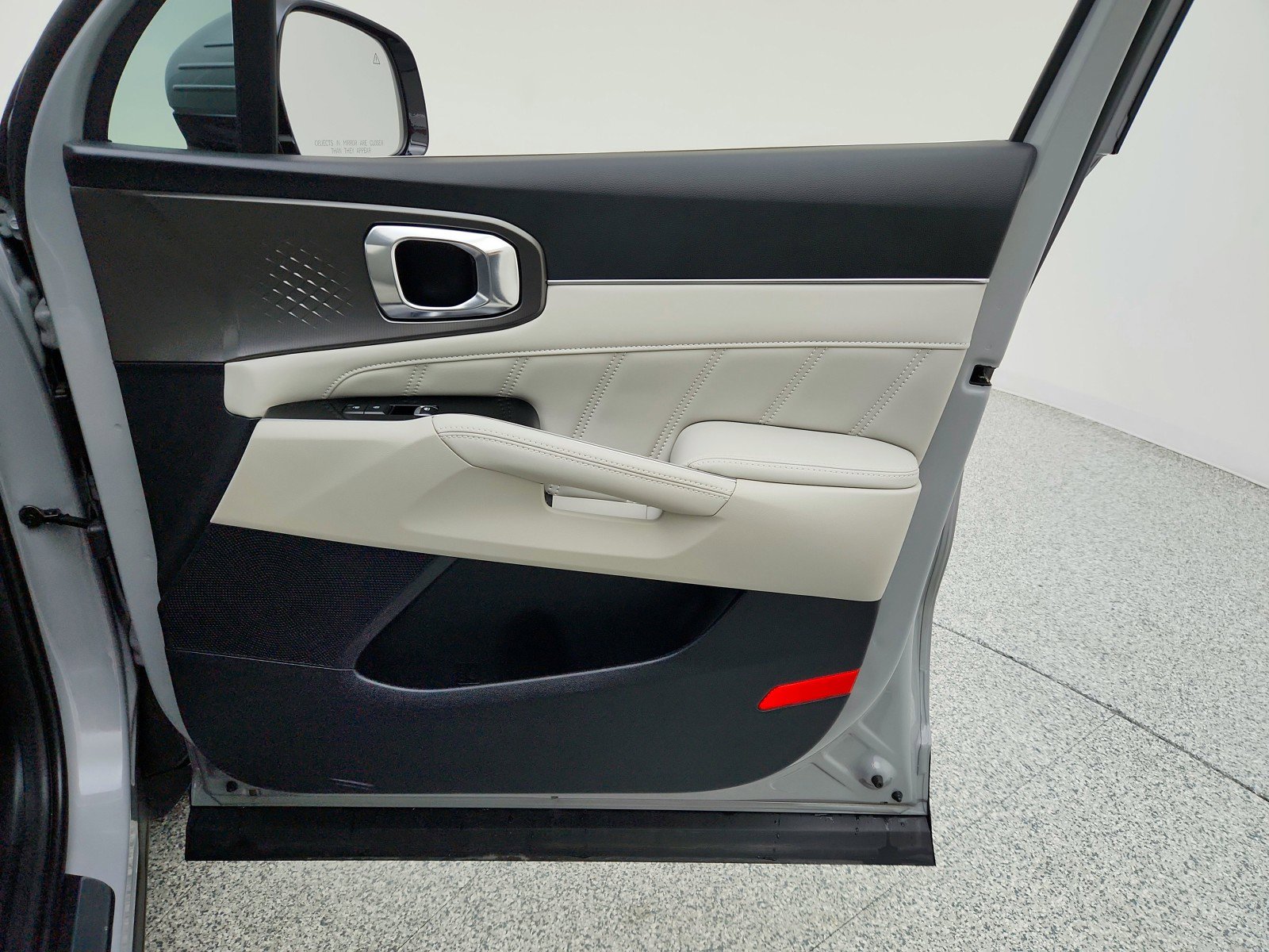 Used 2025 Kia Sorento SX image 24