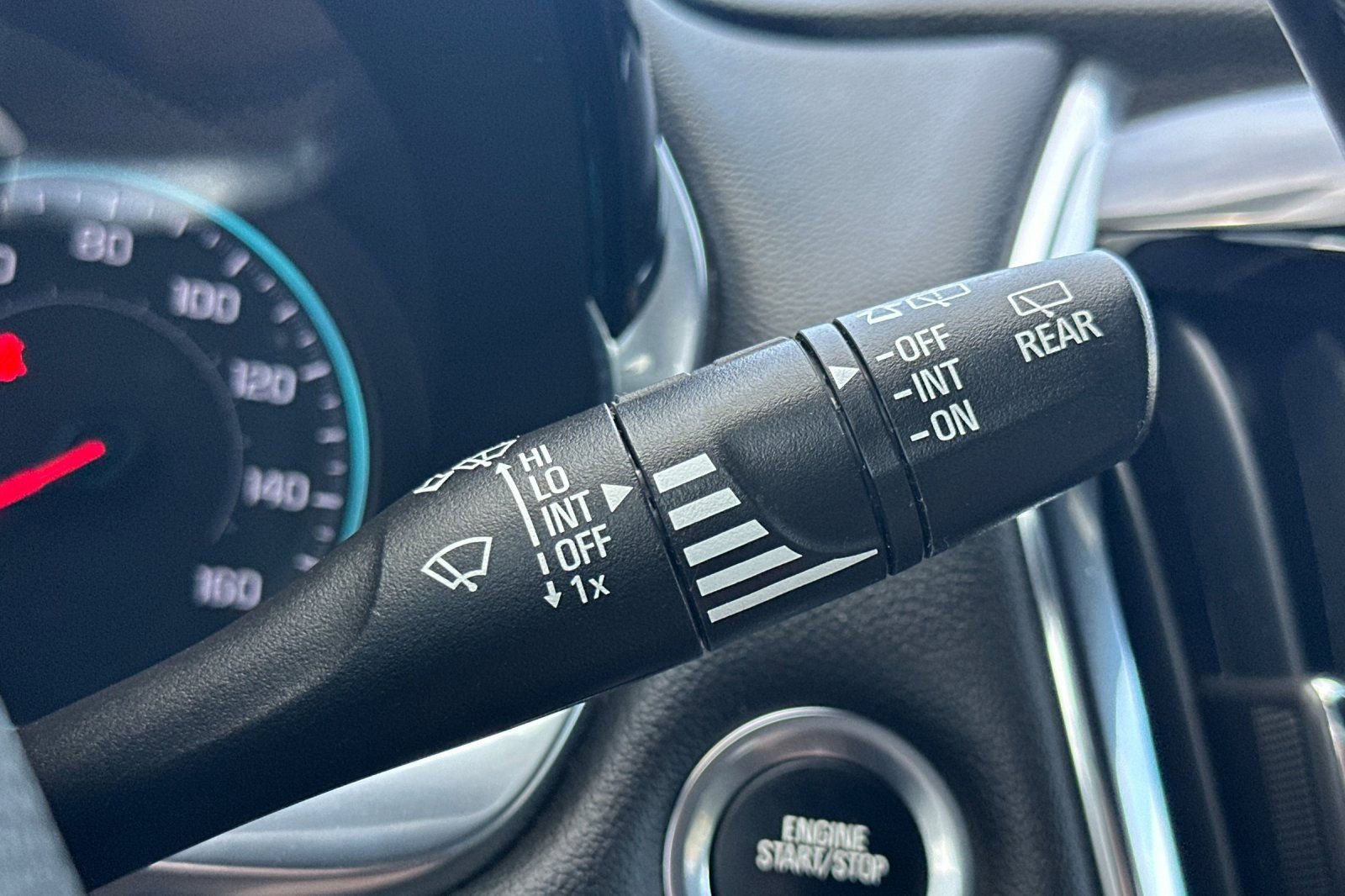 Certified 2023 Chevrolet Traverse LT image 38