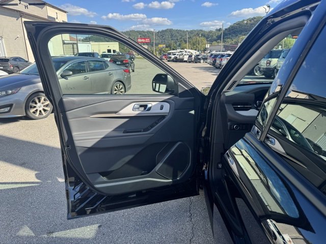 New 2025 Ford Explorer Active w/ Active Comfort Package image 12