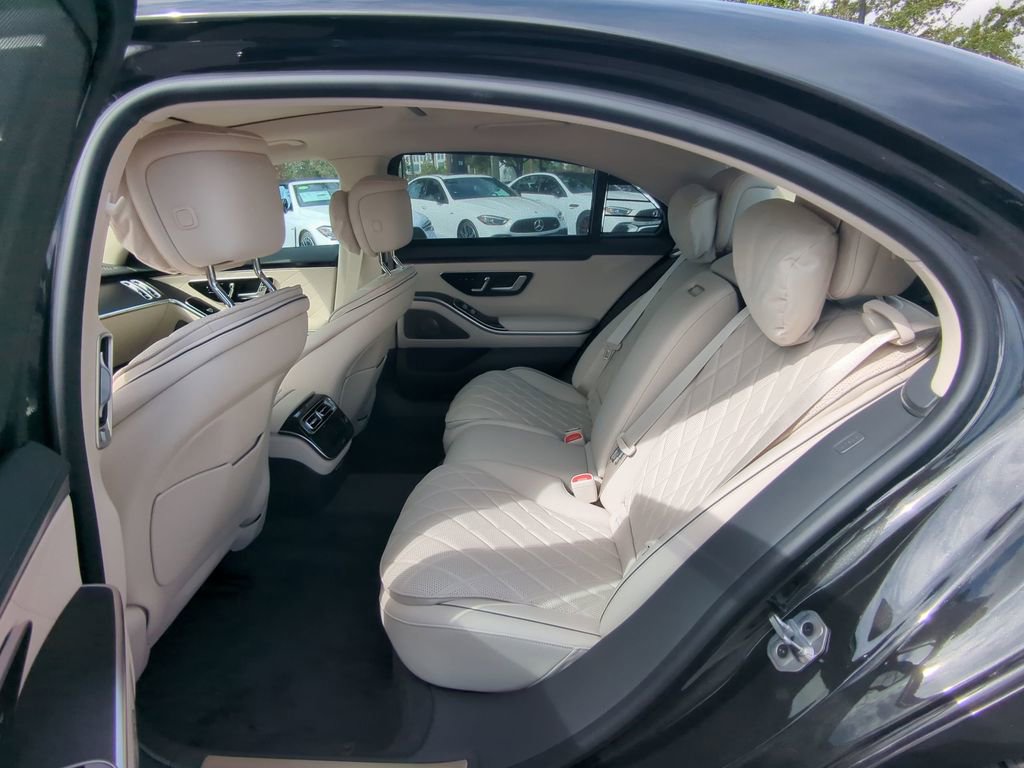 New 2025 Mercedes-Benz S 580e 4MATIC Sedan image 5